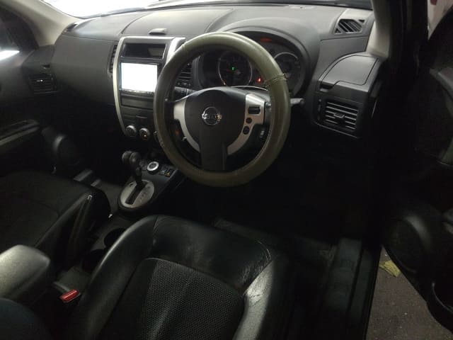 2010 NISSAN X-Trail