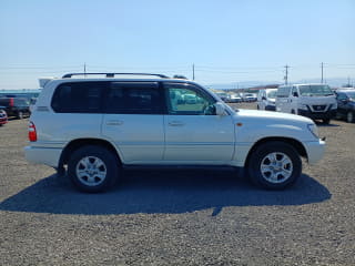 2004 TOYOTA Land Cruiser