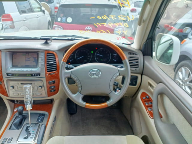 TOYOTA Land Cruiser thumbnail 33