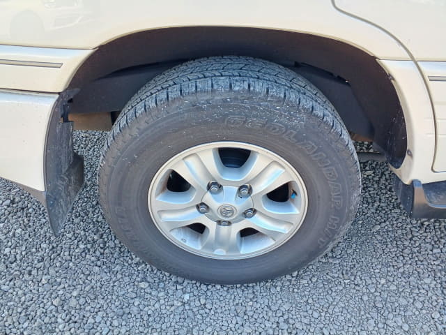 TOYOTA Land Cruiser thumbnail 11