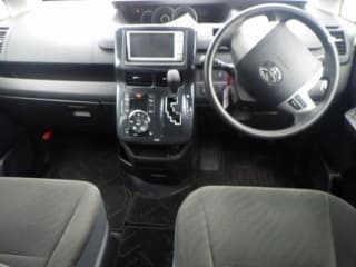 2011 TOYOTA Voxy