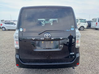 2011 TOYOTA Voxy