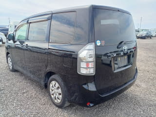 2011 TOYOTA Voxy