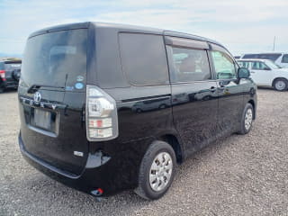 2011 TOYOTA Voxy