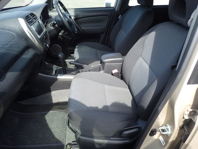 TOYOTA RAV4 thumbnail 26