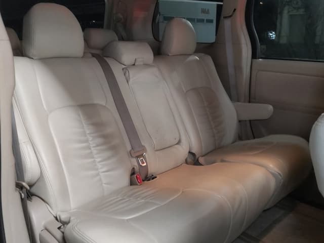 2011 TOYOTA Alphard