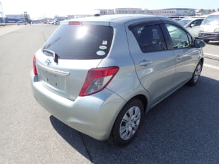 2011 TOYOTA Vitz