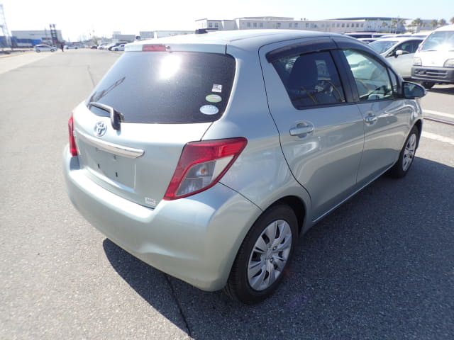 TOYOTA Vitz thumbnail 5