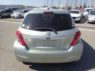 2011 TOYOTA Vitz