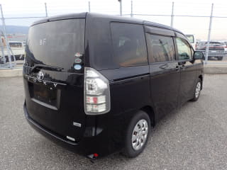 2011 TOYOTA Voxy