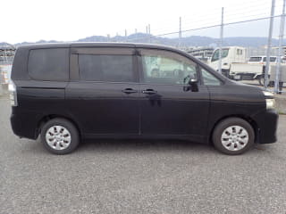 2011 TOYOTA Voxy