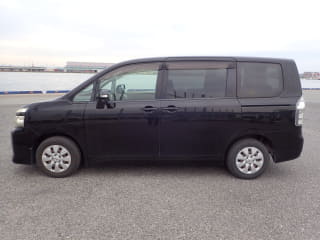 2011 TOYOTA Voxy