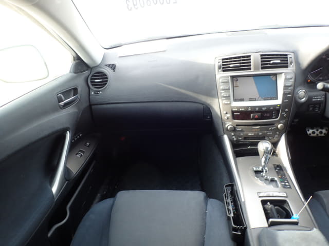 LEXUS IS thumbnail 32