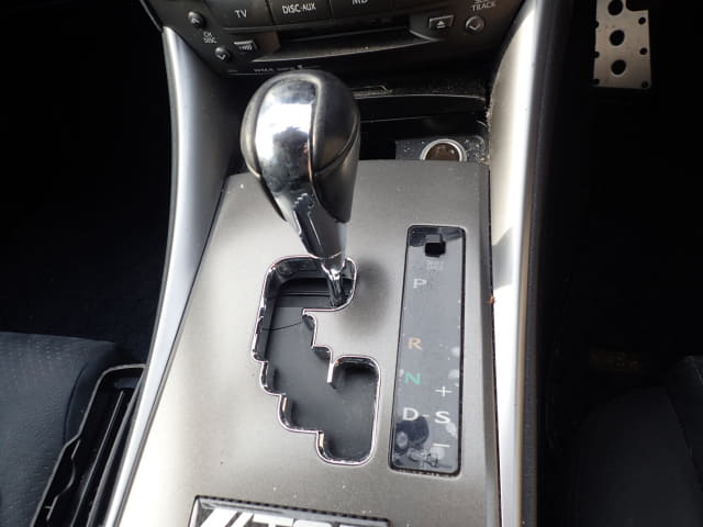 LEXUS IS thumbnail 39