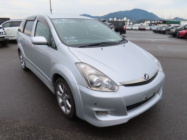 TOYOTA Wish thumbnail 7