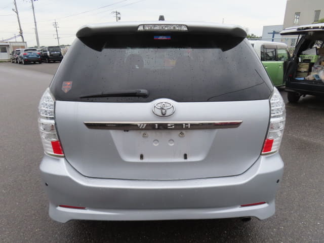 TOYOTA Wish thumbnail 4
