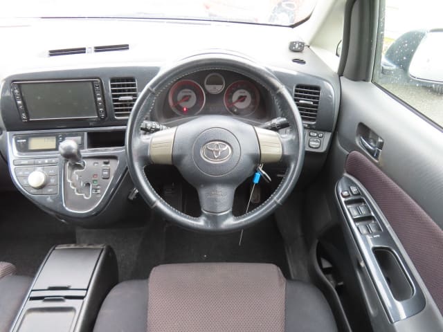 TOYOTA Wish thumbnail 32