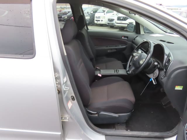 TOYOTA Wish thumbnail 25