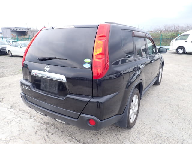 2010 NISSAN X-Trail