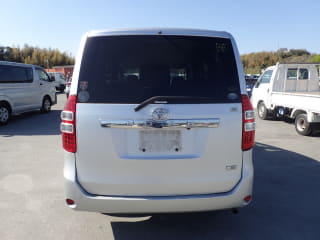 2011 TOYOTA Noah