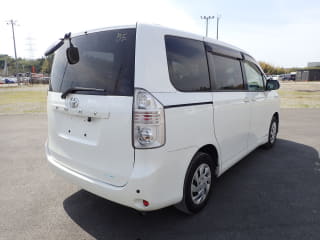 2010 TOYOTA Voxy