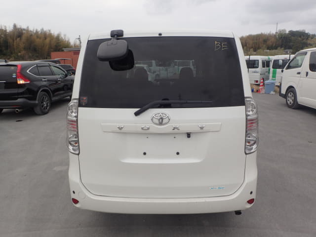 2010 TOYOTA Voxy