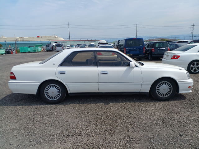 TOYOTA Crown thumbnail 6