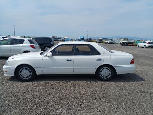 TOYOTA Crown thumbnail 2