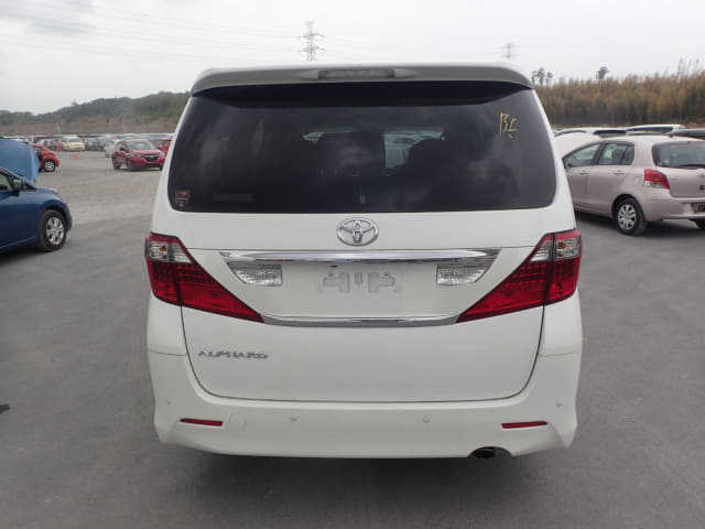 2011 TOYOTA Alphard