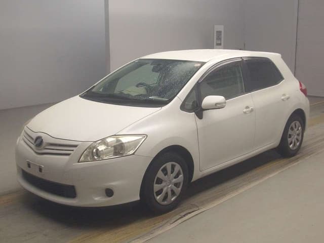 2010 TOYOTA Auris
