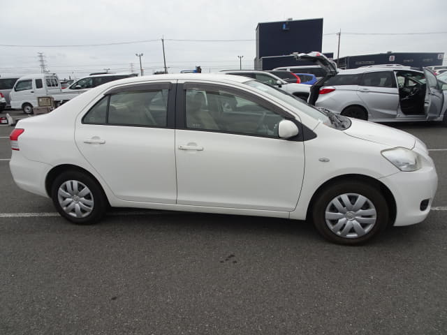 2006 TOYOTA Belta