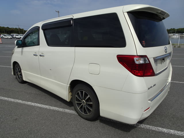 2011 TOYOTA Alphard