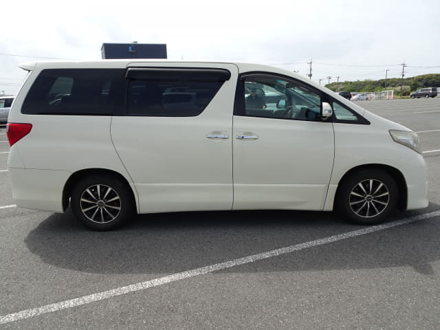 2011 TOYOTA Alphard