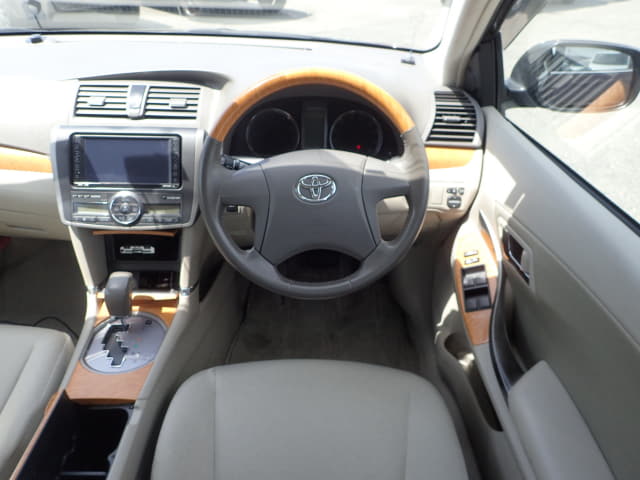 TOYOTA Premio thumbnail 31