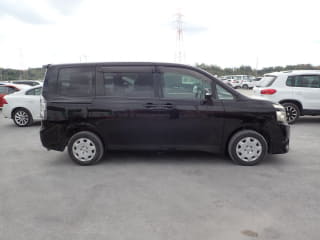 2010 TOYOTA Voxy