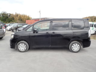 2010 TOYOTA Voxy