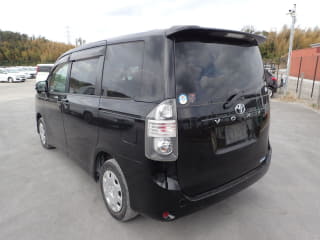 2010 TOYOTA Voxy
