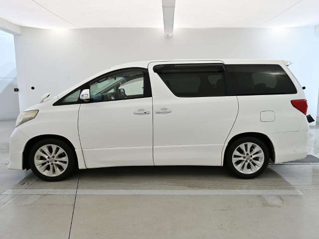 TOYOTA Alphard thumbnail 4