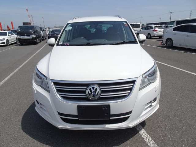 VOLKSWAGEN Tiguan thumbnail 8