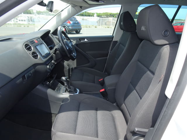 VOLKSWAGEN Tiguan thumbnail 26