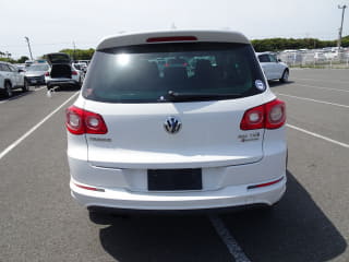 2011 VOLKSWAGEN Tiguan