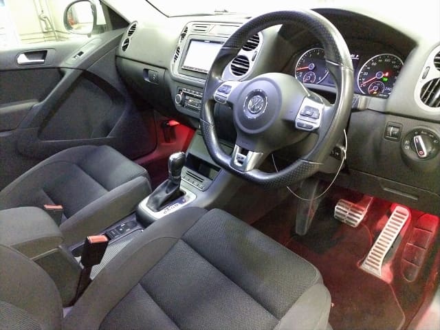 VOLKSWAGEN Tiguan thumbnail 53