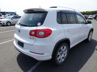2011 VOLKSWAGEN Tiguan