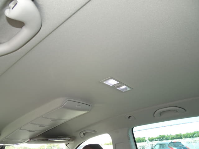 VOLKSWAGEN Tiguan thumbnail 24