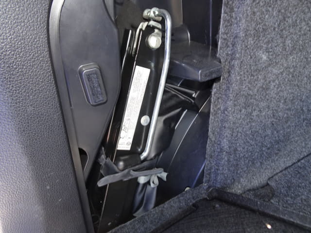 VOLKSWAGEN Tiguan thumbnail 30