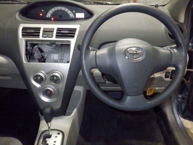 2008 TOYOTA Belta