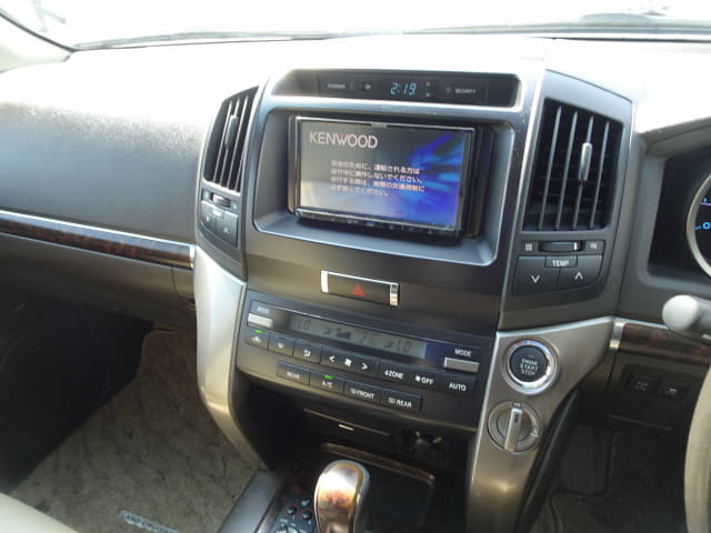 TOYOTA Land Cruiser thumbnail 38