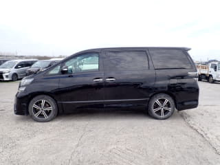 2011 TOYOTA Vellfire