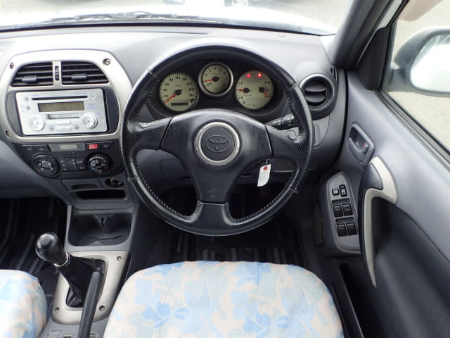 TOYOTA RAV4 thumbnail 31