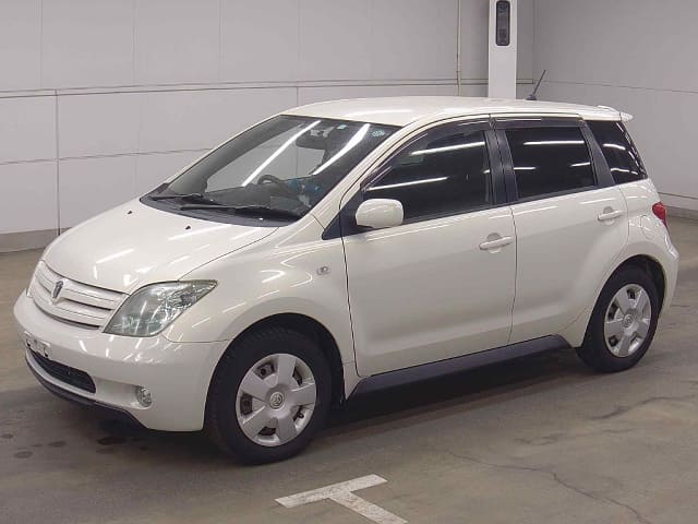 2004 TOYOTA IST